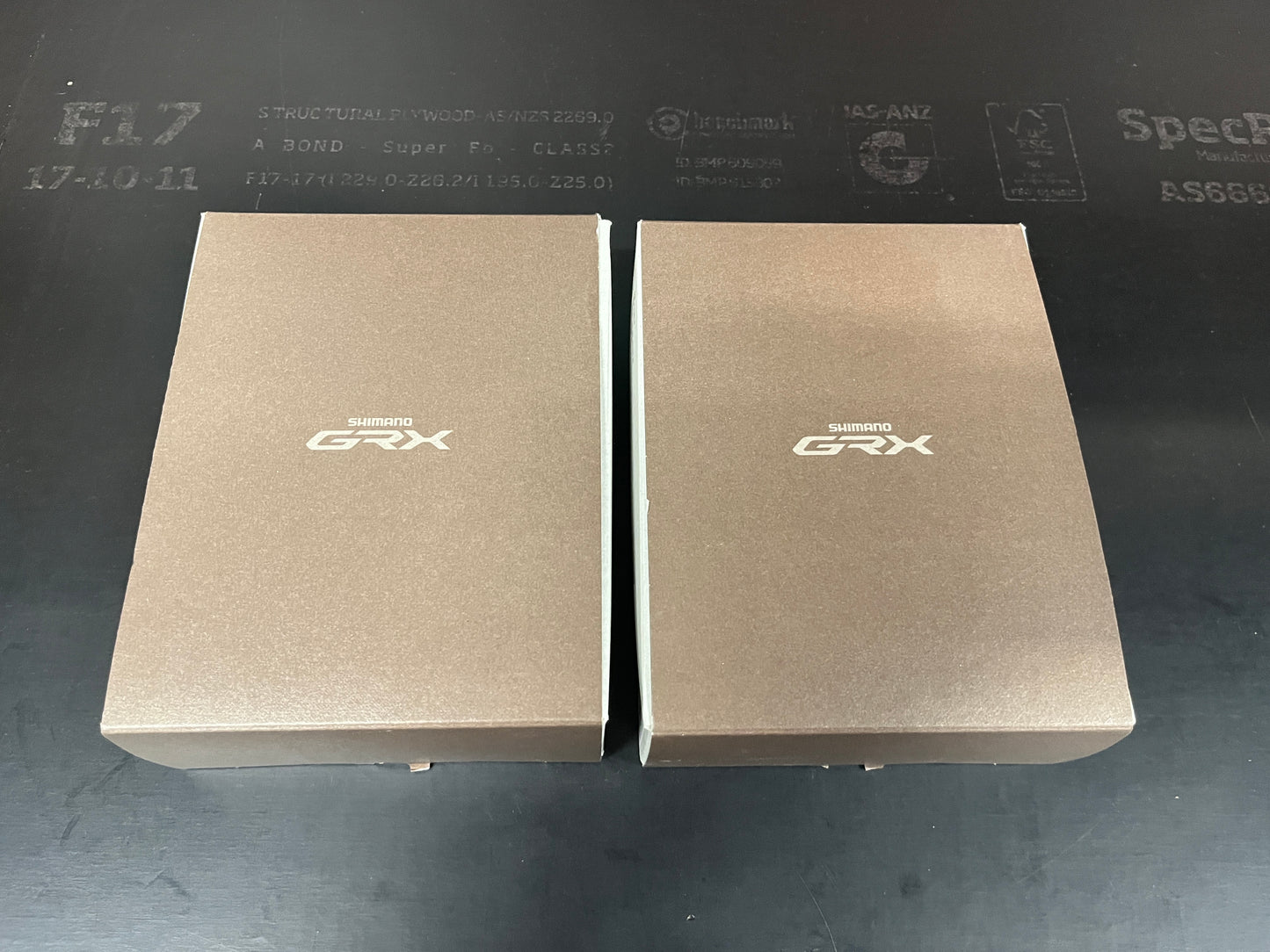 Shimano GRX Di2 wireless ST-RX825 leavers