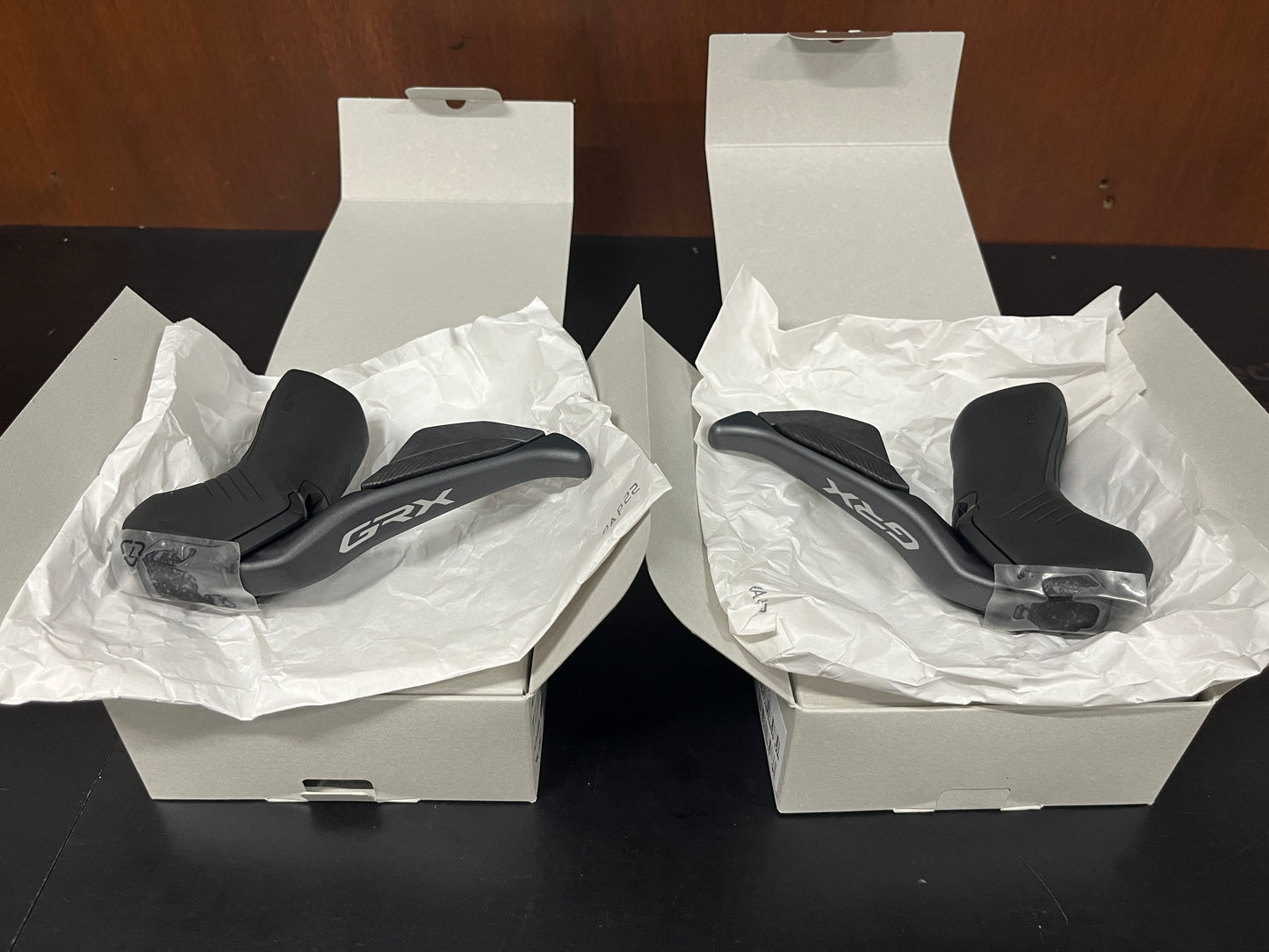 Shimano GRX Di2 wireless ST-RX825 leavers